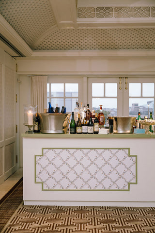 bespoke-bar-garden-wedding-design