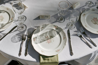 custom-calligraphy-wedding-antique-tablesettings