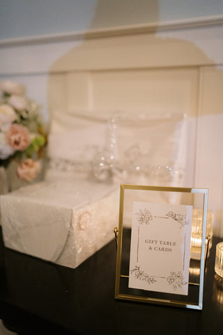 gift-card-table-bespoke-sign